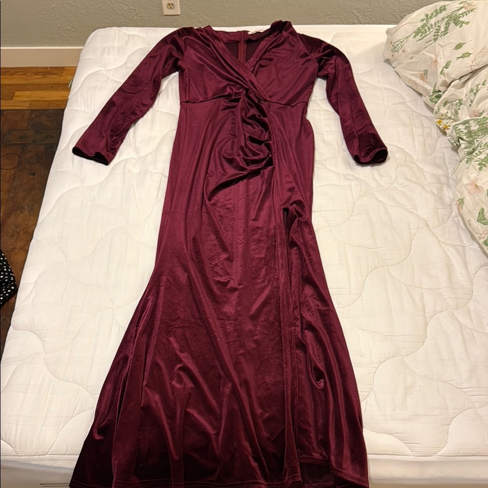 Elegant Burgundy Long Sleeve Dress